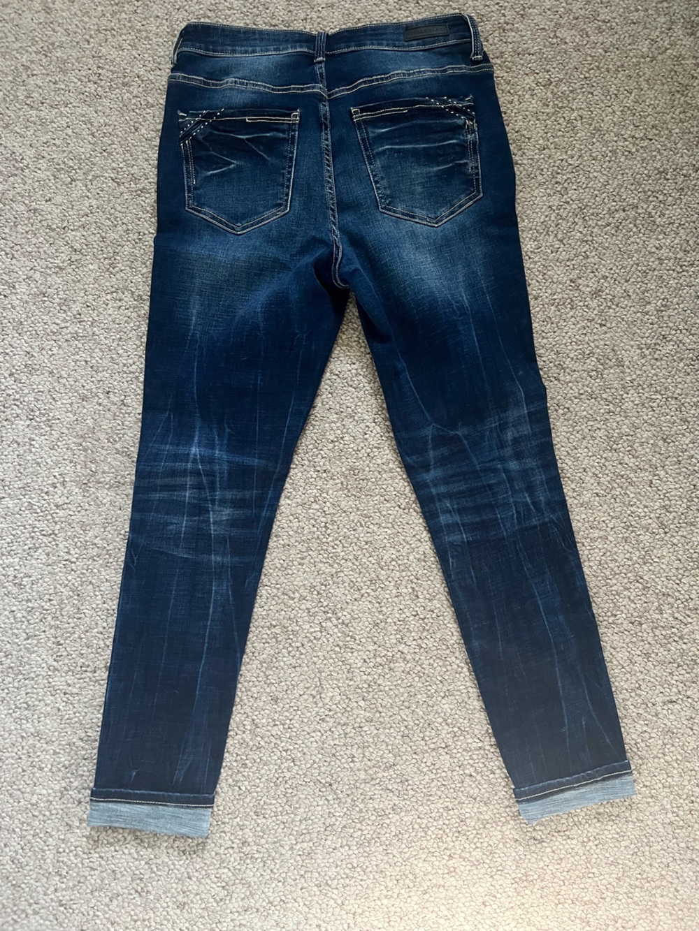NWOT Women’s Buckle Black Distressed Dark Wash Skinny Jeans - Blue - Picture 2 of 5